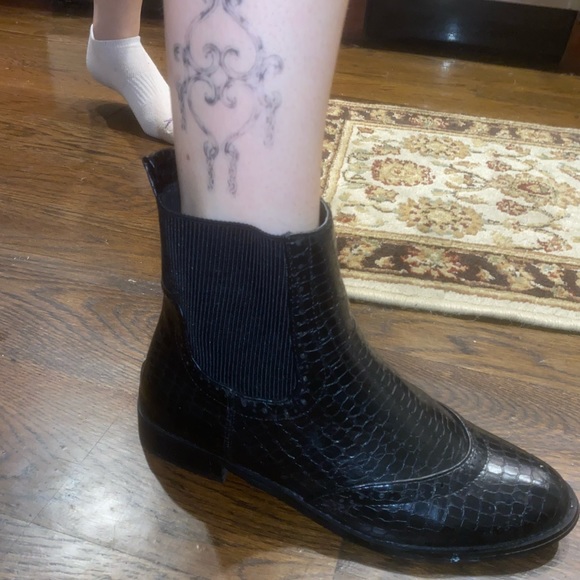 snakeskin ankle boot - Picture 2 of 4